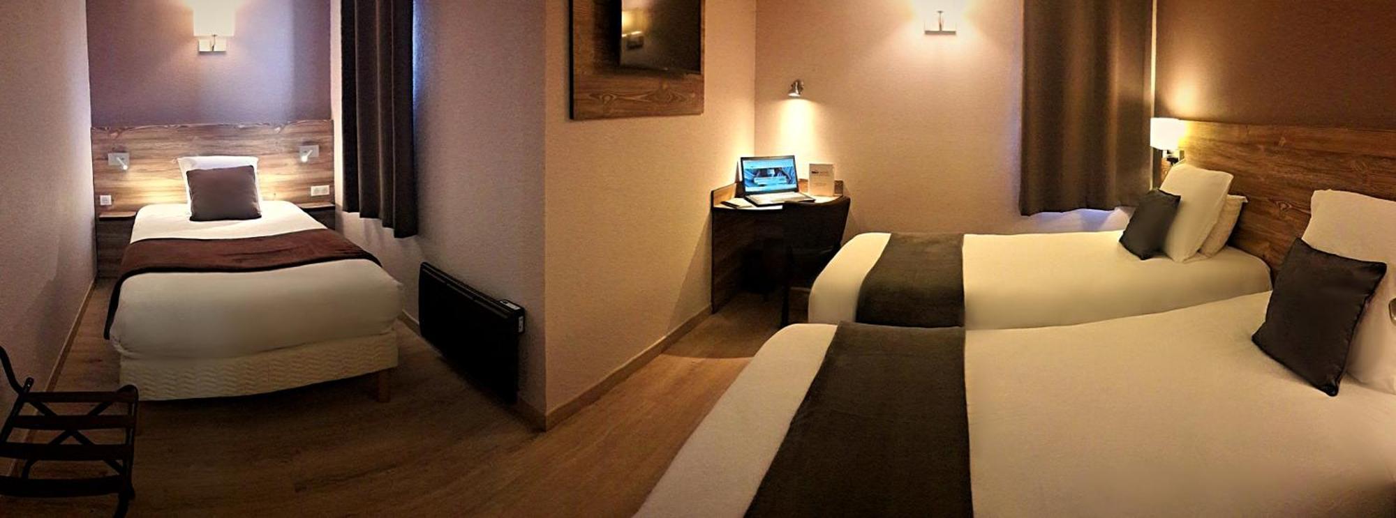 Brit Hotel Confort Pau Lons Bagian luar foto