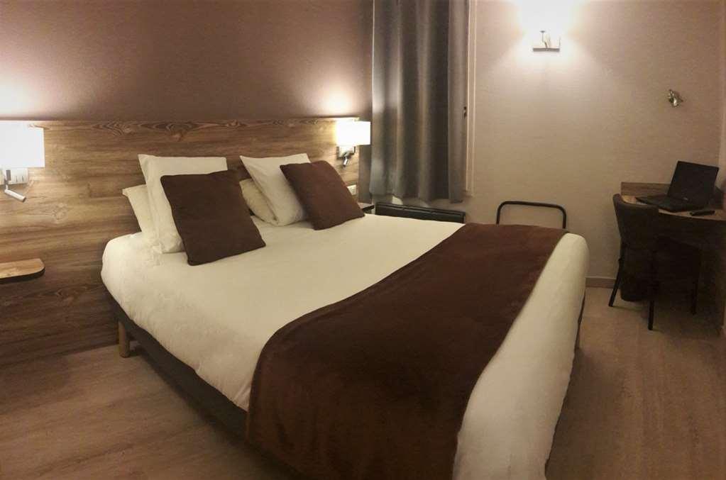 Brit Hotel Confort Pau Lons Ruang foto