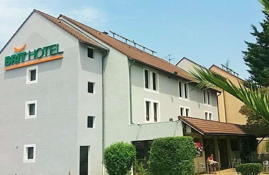 Brit Hotel Confort Pau Lons Bagian luar foto