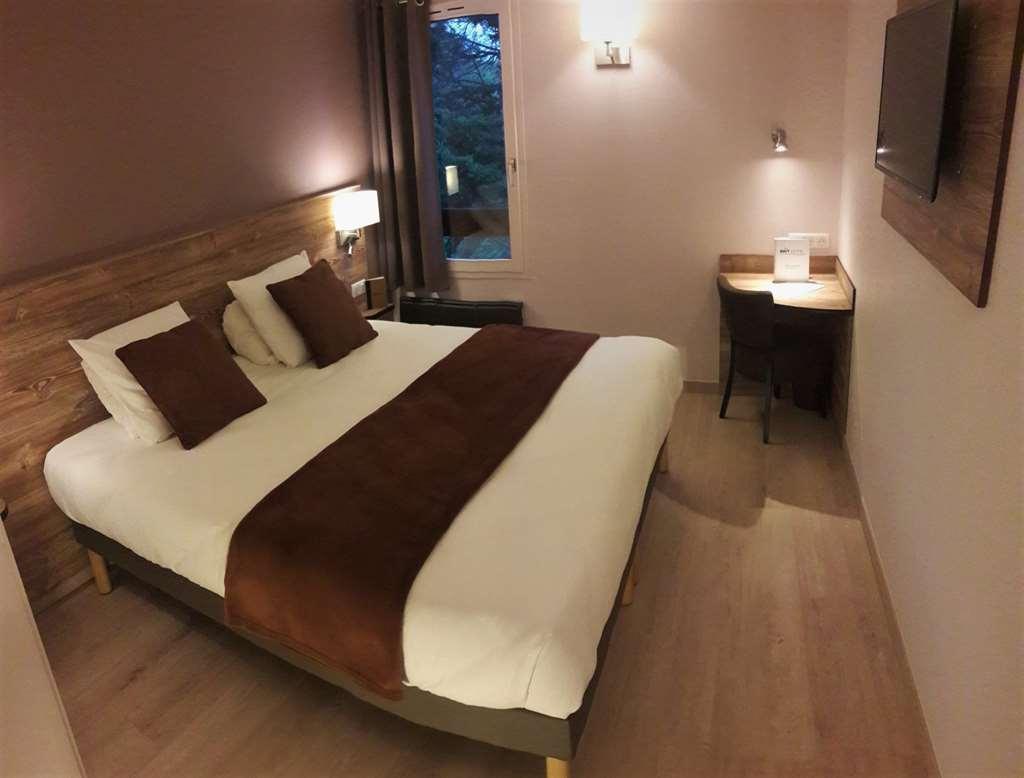 Brit Hotel Confort Pau Lons Ruang foto