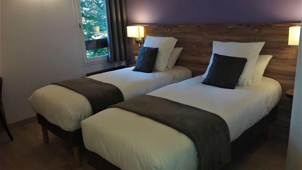 Brit Hotel Confort Pau Lons Ruang foto
