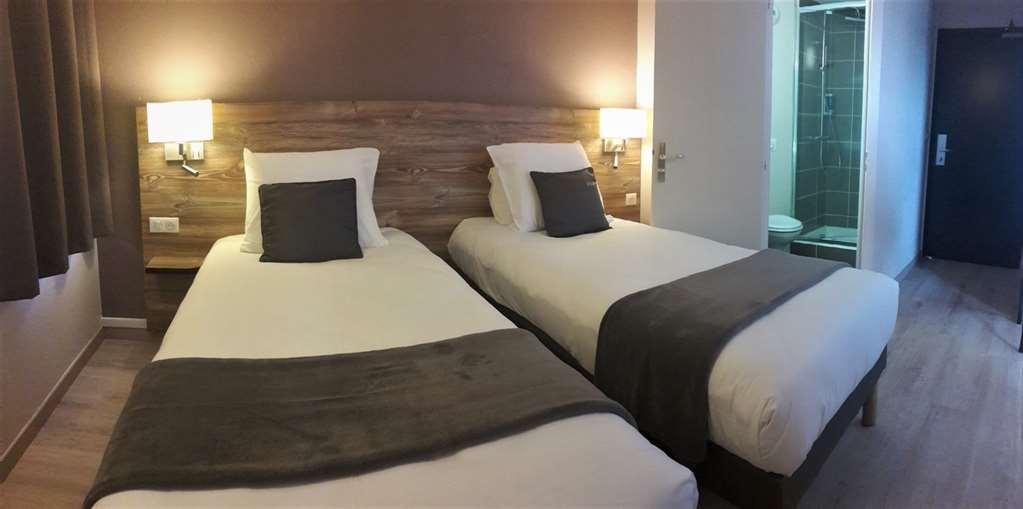 Brit Hotel Confort Pau Lons Ruang foto