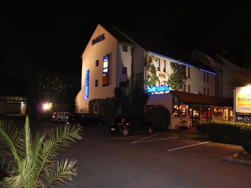 Brit Hotel Confort Pau Lons Bagian luar foto