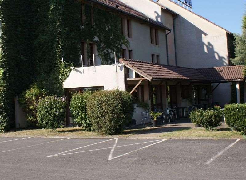 Brit Hotel Confort Pau Lons Bagian luar foto